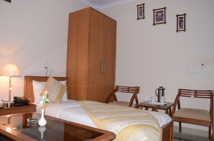 Hotel The League-Gurgaon — photo 10