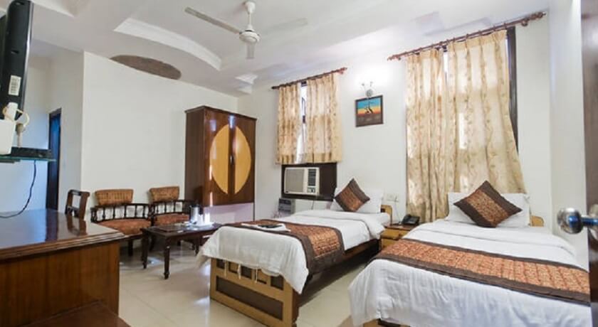 Hotel Paras International — photo 10
