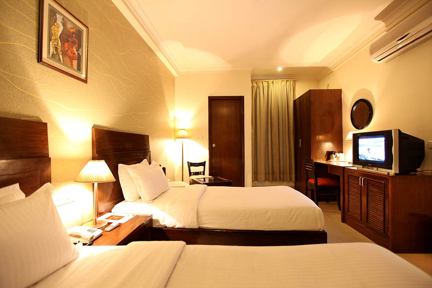Hotel Waves-Mahipalpur — photo 21