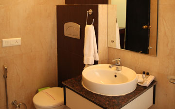 Kaler Grand Inn, Bhimtal — photo 19