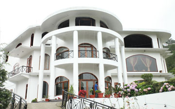 Kaler Grand Inn, Bhimtal — photo 2