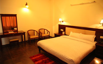 Kaler Grand Inn, Bhimtal — photo 16