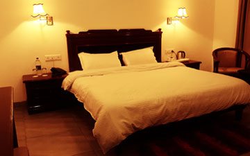 Kaler Grand Inn, Bhimtal — photo 17