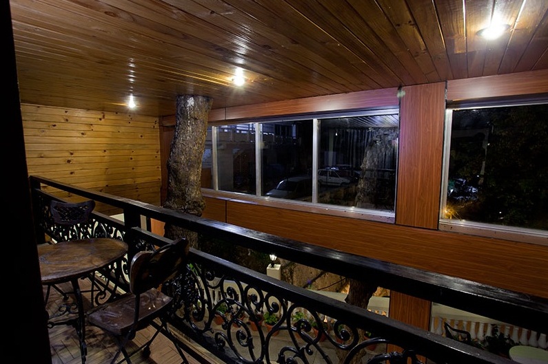 Hotel Emerald Heights-Mango Tree Courtyard — photo 9