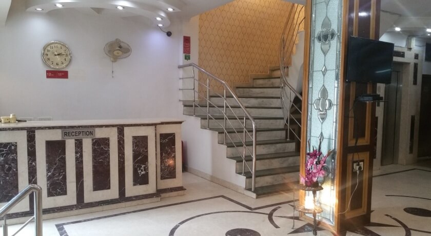 Hotel Paras International